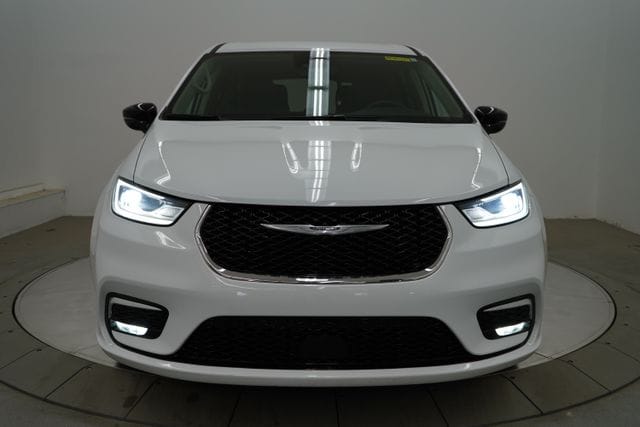 chrysler pacifica phev 2024 2C4RC1S76RR118345 image chrysler pacifica phev 2024 2C4RC1S76RR118345 image
